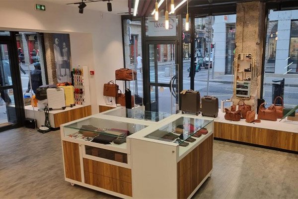 La boutique, située 10 rue Grenette à Lyon, vient de rénover entièrement son rez-de-chaussée