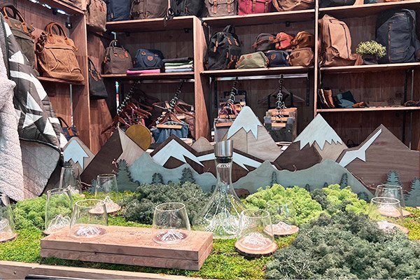 Pour les activités en plein air, ALASKAN MAKER propose, en plus de sa collection de sacs à dos, trousses et bagages, un set de 2 verres